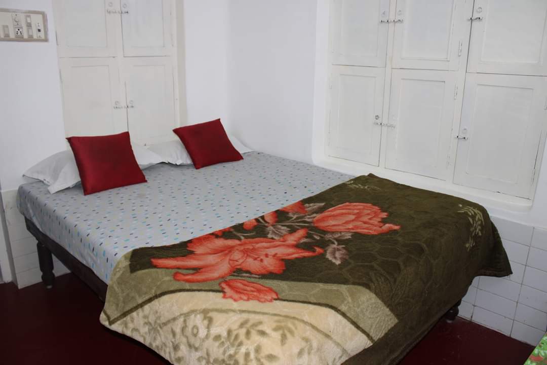Beach Guest house 2 Triple Cot 4 person stay (Mon to Thursday) AC Rs 1200